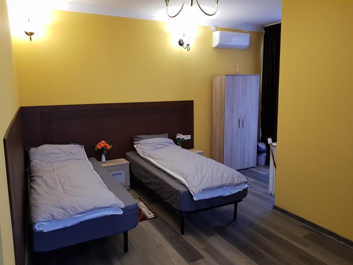 Hotel Restaurant La Passione Tecuci ภายนอก รูปภาพ