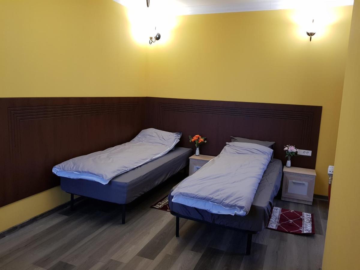 Hotel Restaurant La Passione Tecuci ภายนอก รูปภาพ